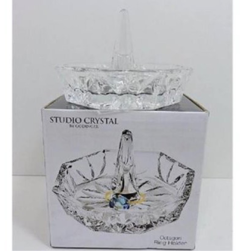 Crystal Ring Holder Brilliant Hand-Cut Pattern Octagon Studio Crystal Faceted - Picture 2 of 7